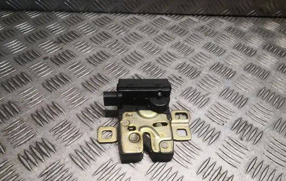 Land Rover Range Rover Sport L320 Tailgate window lock/catch/latch FQR500040