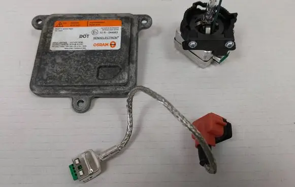 Ford Focus ST Xenon bulb 10R04463