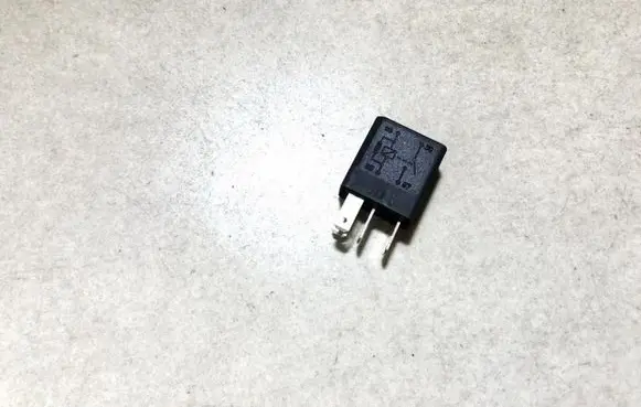 Opel Zafira A Other relay 24432880