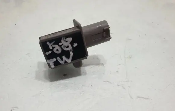 Chrysler Town & Country V Airbag deployment crash/impact sensor 04896011AB