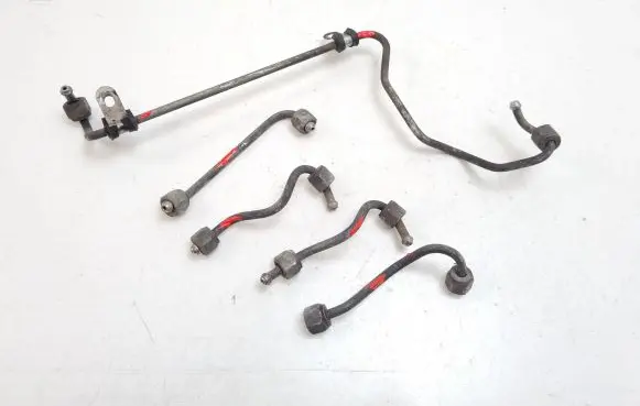 Peugeot Expert Fuel injector supply line/pipe 