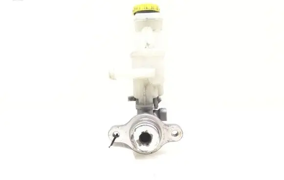 Nissan X-Trail T30 Master brake cylinder 8H611
