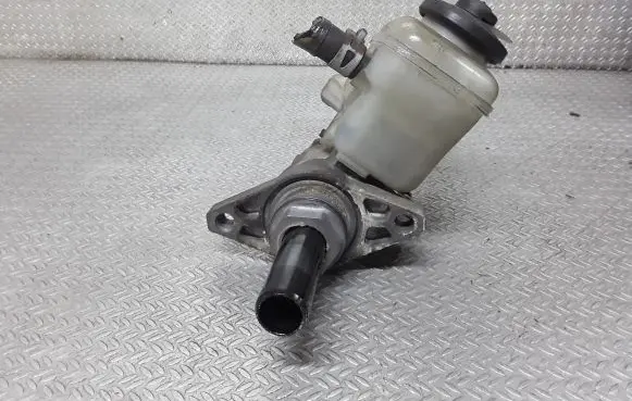 Lexus IS 220D-250-350 Master brake cylinder