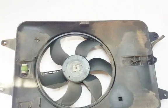 Renault Espace III Radiator cooling fan shroud 820100200 6025315506