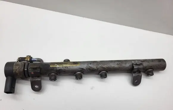 Mercedes-Benz E W211 Fuel main line pipe A6420700495 0719300818199