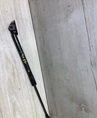 Toyota Yaris Tailgate/trunk strut/damper 689600W641
