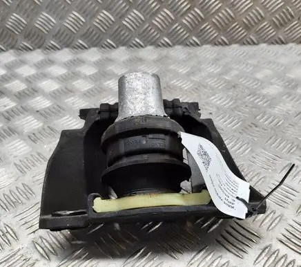 Volvo XC60 Engine mount bracket 32137496