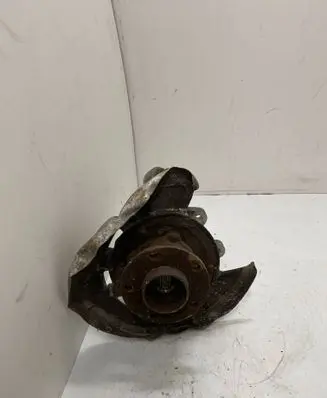 BMW X5 F15 Rear wheel hub 6770984 A8560