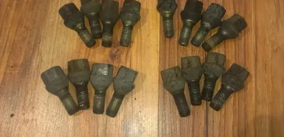 Nuts/bolts
