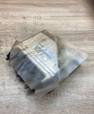 Toyota Yaris Engine control unit/module ECU 8966152890 0281011126
