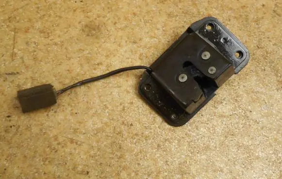 Toyota Land Cruiser (J100) Tailgate/trunk/boot lock/catch/latch 