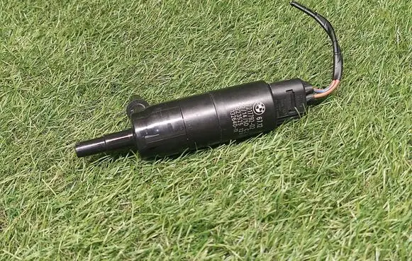 Buick Encore I Windscreen/windshield washer pump 717792 6712721779202