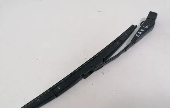 Rear wiper blade arm
