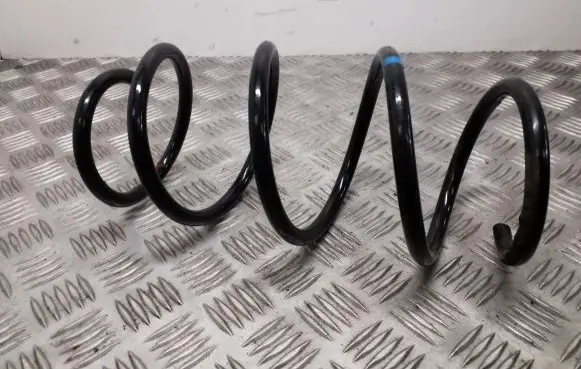Volkswagen Golf VII Front coil spring