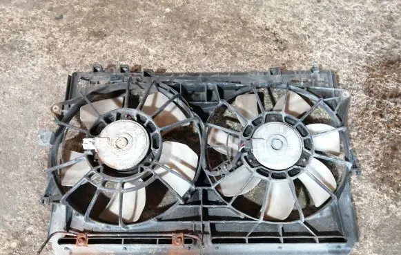 Toyota Corolla Verso AR10 Fan set 