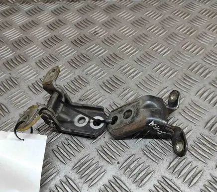 Mercedes-Benz X-class W470 Front door hinges set A4707200100