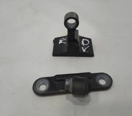 BMW 5 F10 F11 Front door upper hinge 7185617