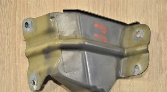 Chevrolet Captiva Fender mounting bracket