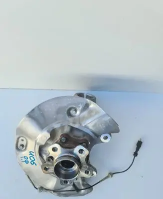 BMW 2 Active Tourer U06 Front wheel hub spindle knuckle 6890172