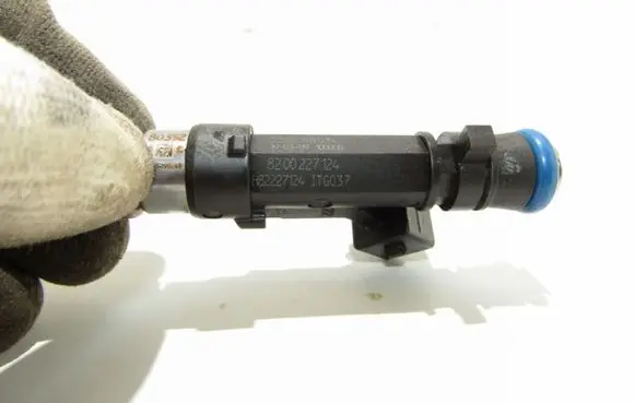 Dacia Sandero Fuel injector 8200227124