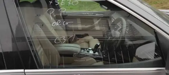 BMW X5 E70 Sliding door window/glass 
