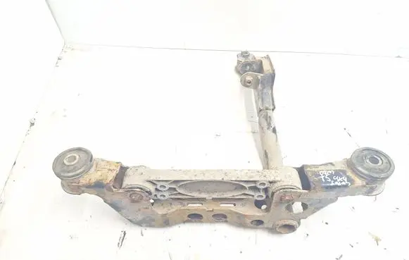 Volkswagen Transporter - Caravelle T5 Rear differential/diff mount bracket 