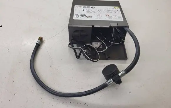 Volkswagen Transporter - Caravelle T5 Tire air pump compressor 7H0012615