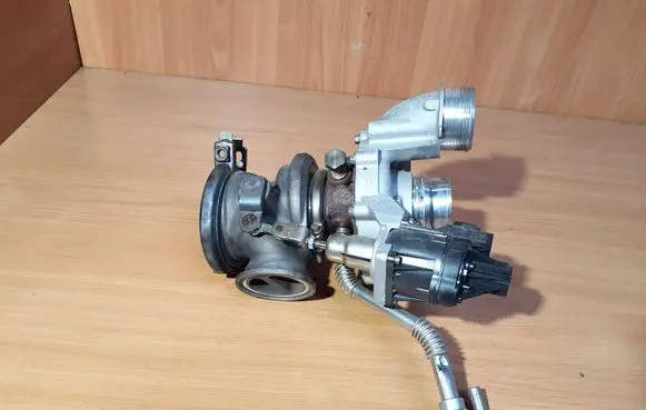 BMW M5 F90 Turbo 7852373 MGT2260DSL 8419020008
