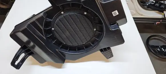 Jeep Grand Cherokee WL Subwoofer speaker P68459292AC