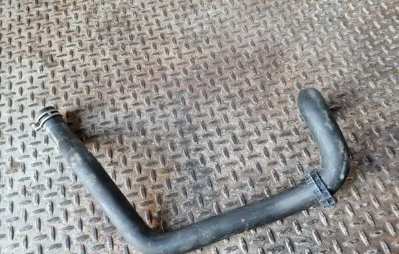 Peugeot 208 Engine coolant pipe/hose 9684653180