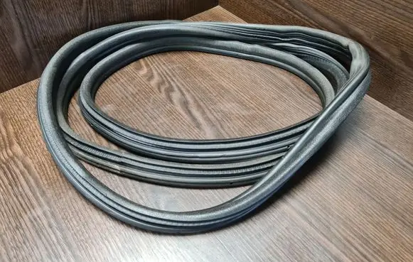 Citroen Berlingo Front door rubber seal 9023Z1
