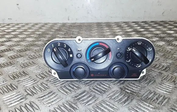 Ford Fiesta Climate control unit 2S6H18549BD