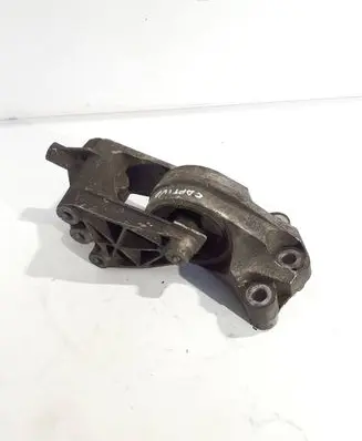 Chevrolet Captiva Engine mount bracket