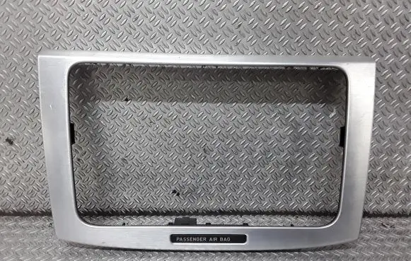 Volkswagen PASSAT B6 Radio/GPS head unit trim 3C0858069P