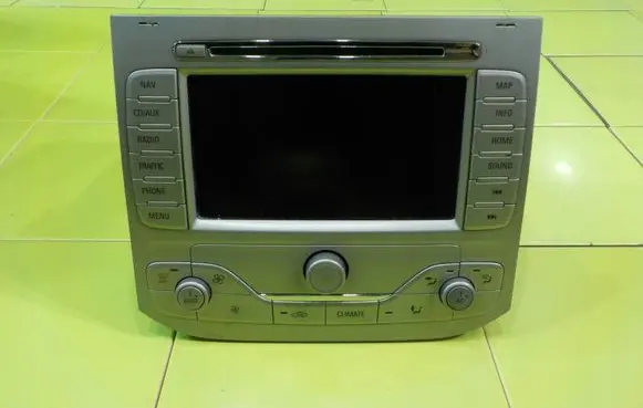 Ford Kuga I Radio/CD/DVD/GPS head unit 9M5T18K931CC