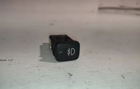 Fog light switch