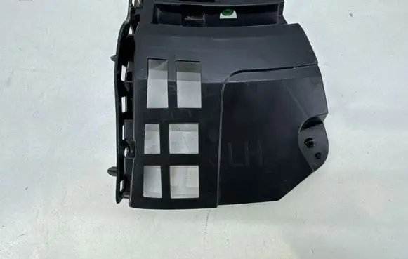 Volvo XC40 Front bumper mounting bracket 31455242
