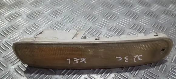 Mazda 323 Front indicator light 21061703