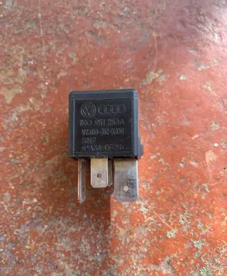 Volkswagen Caddy Other relay 1K0951253A PA66GF25 231345233