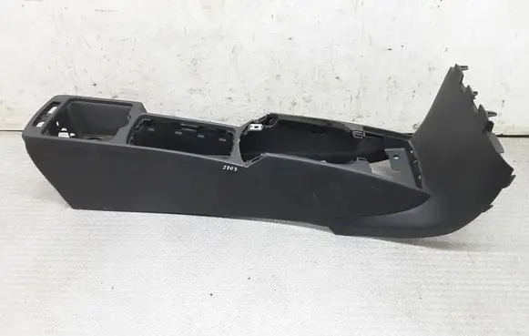 Volvo V50 Center console 8687408