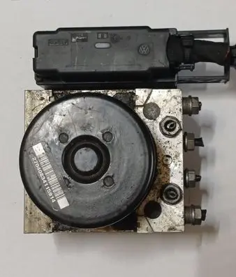 Volkswagen Golf VI ABS Pump 1K0614517DE 1K0907379BJ