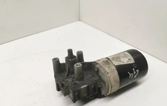 Volkswagen Golf IV Wiper motor 0390241152
