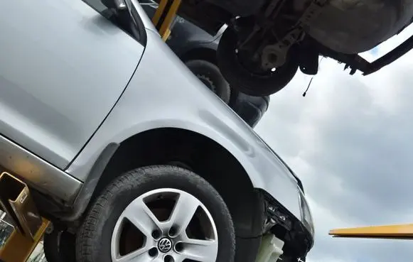 Volkswagen Jetta V Fender