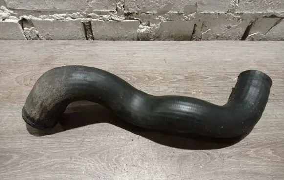 Volvo V70 Intercooler hose/pipe