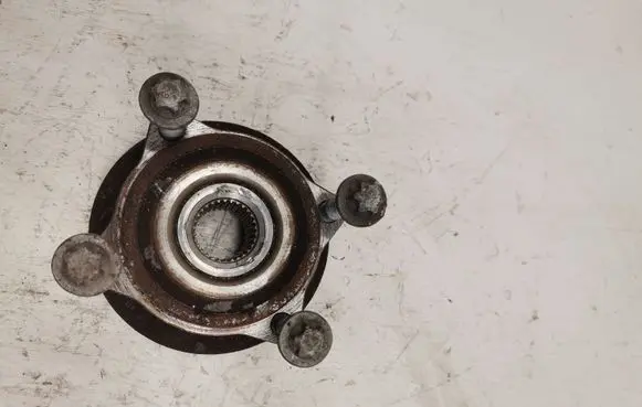 Mercedes-Benz GL X166 Front wheel bearing hub 13052916