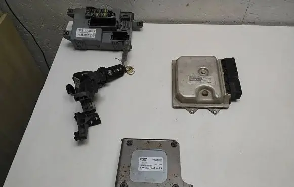 Fiat Doblo Engine ECU kit and lock set 51872453 51833517 518131970B365