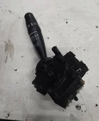 Toyota Corolla Verso AR10 Wiper control stalk 173647
