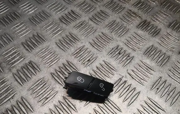 Mercedes-Benz C W204 Central locking switch button A2048706310 2048706310