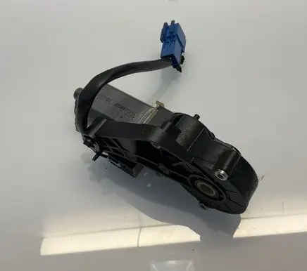 Mercedes-Benz S W221 Seat adjustment motor 0390203368