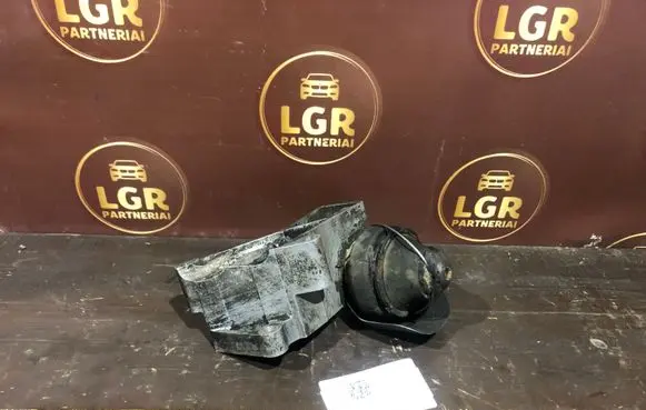 Volvo S60 Engine mount bracket 9485551